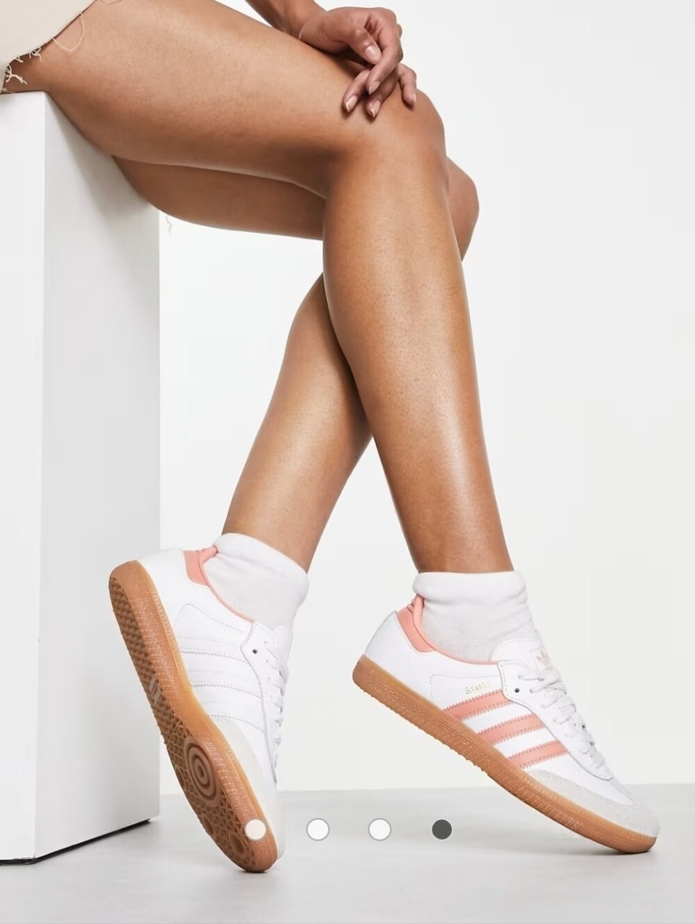 NWOT Adidas Originals Samba OG - White/Coral Size US 7